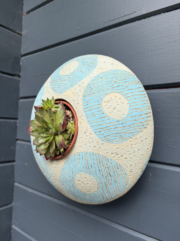 SGV286 -Round Pod - Misty Blue - 28cm diameter Drainage holes for planting Keyhole for wall mounting - Image 2