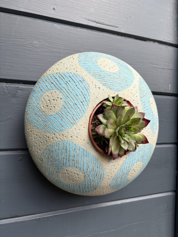 SGV286 -Round Pod - Misty Blue - 28cm diameter Drainage holes for planting Keyhole for wall mounting - Image 3