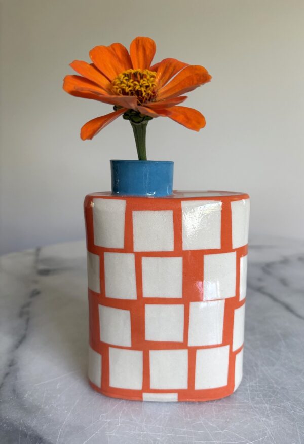 SHC86 - Single stem vase - Orange square - 12cm tall 11cm wide