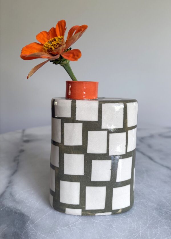 SHC87 - Single stem vase - Green square - 12cm tall 11cm wide