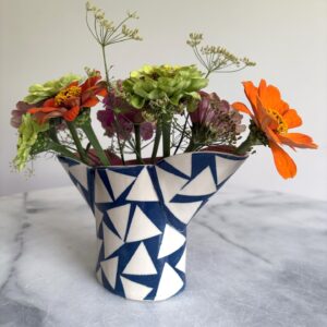 SHC90 - Small vase - Ocean triangle - 12cm tall 11cm wide