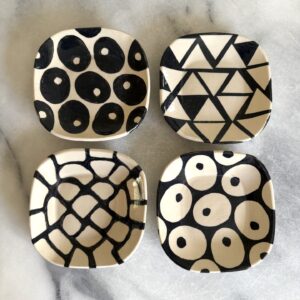 SHC94 - Small vase - set of 4 Monochrome Dishes - 13x13cm