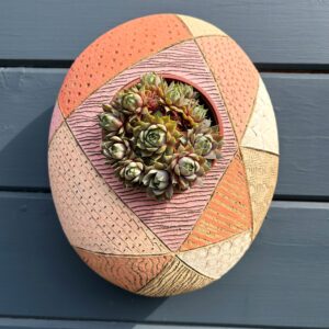 SGV306 - oval pod - 22x26cm -Bazaar oval - Drainage holes for planting Keyhole for wall mounting