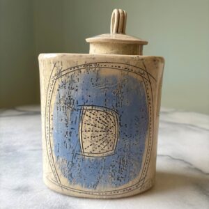 SHC147 - Broad Flower Flask - Cornflower blue - 15cm tall x 15cm wide